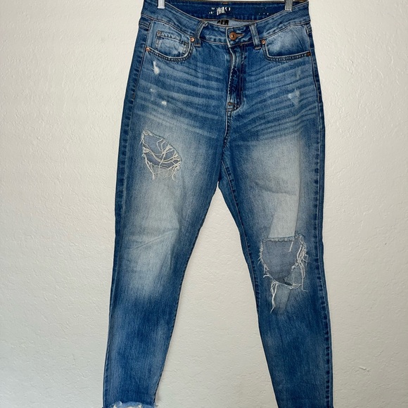 Rewash Juniors Faded mom high rise ripped jeans. Size 9/29 - Picture 3 of 5